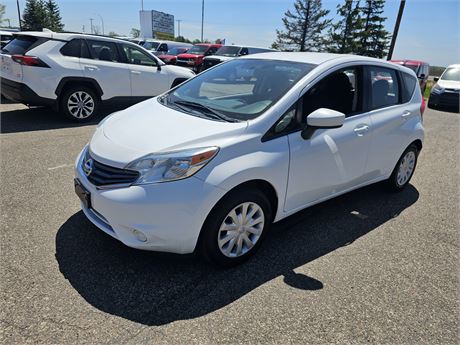 2016 Nissan Versa Note SV FWD